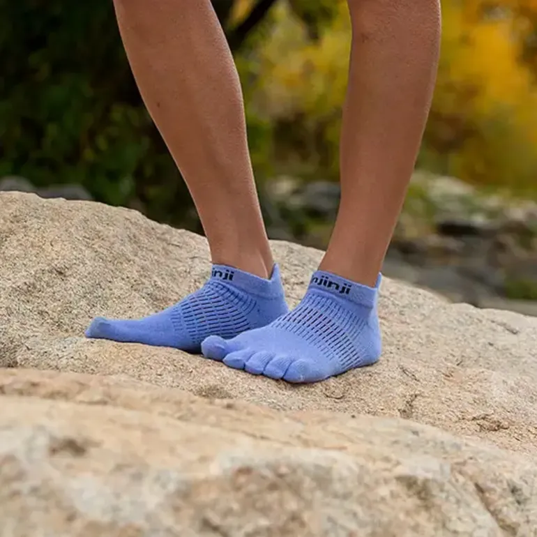 Injinji Womens Run Lightweight No Show Toe Socks - Bluebell