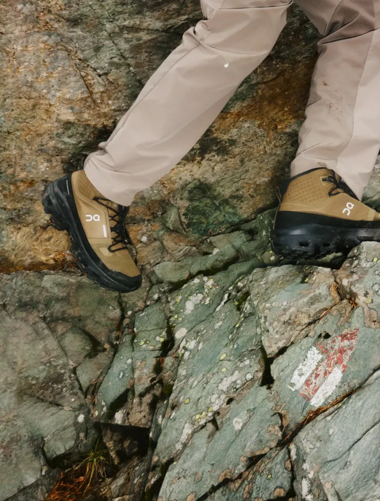ON Mens Cloudrock Mid Waterproof Shoes - Hunter-Black