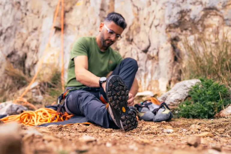Scarpa Mens Rapid XT GTX Shoes - Caribou-Rust Orange