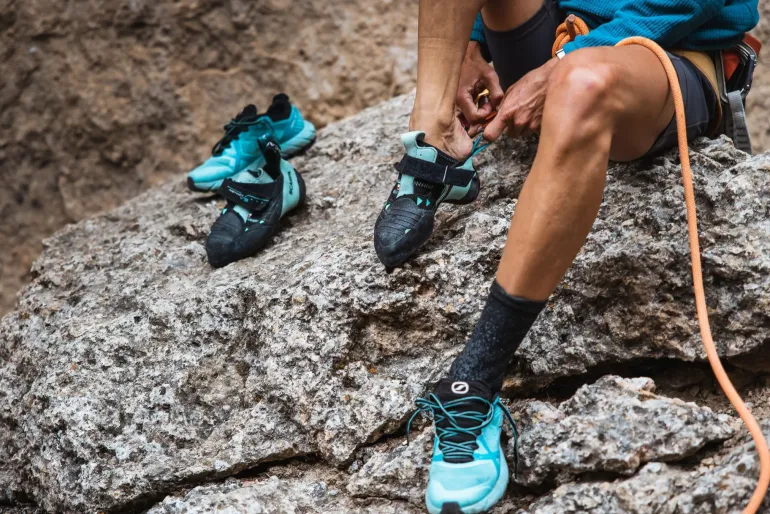 Scarpa Womens Instinct VS Climbing Shoes - Black-Aqua